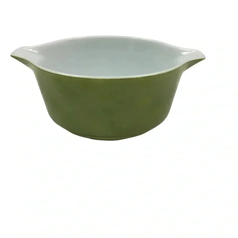 Vintage USA Pyrex 26 Avocado colored ovenware bowl​